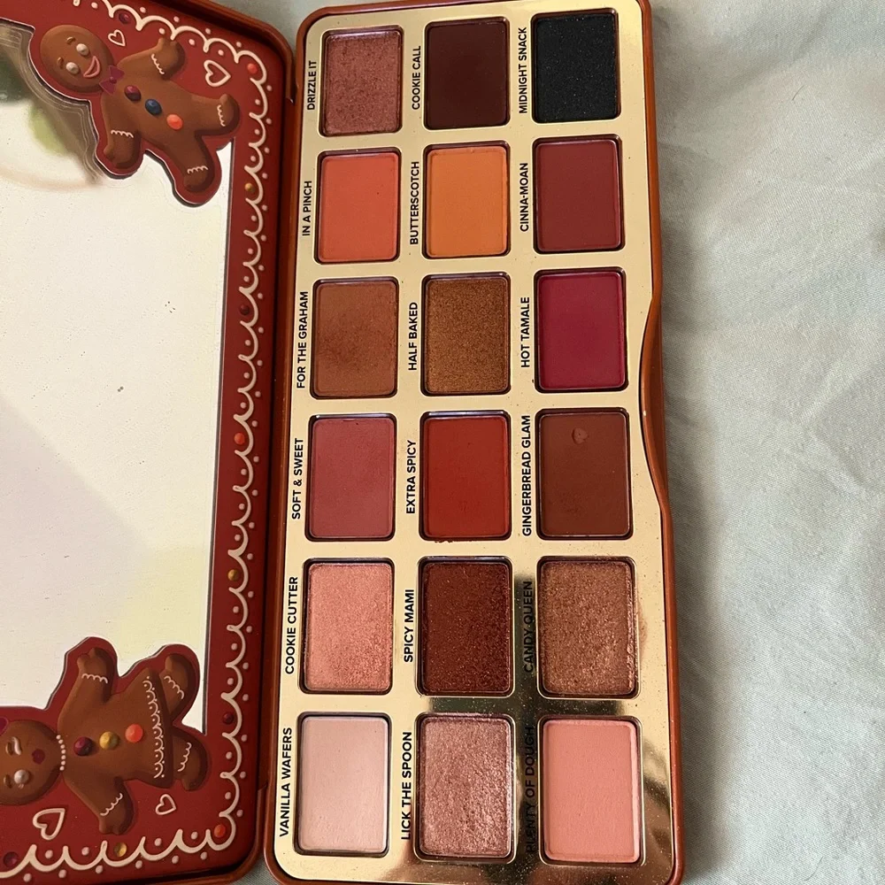Too Faced Gingerbread Extra Spicy Palette - Picture 2 of 3